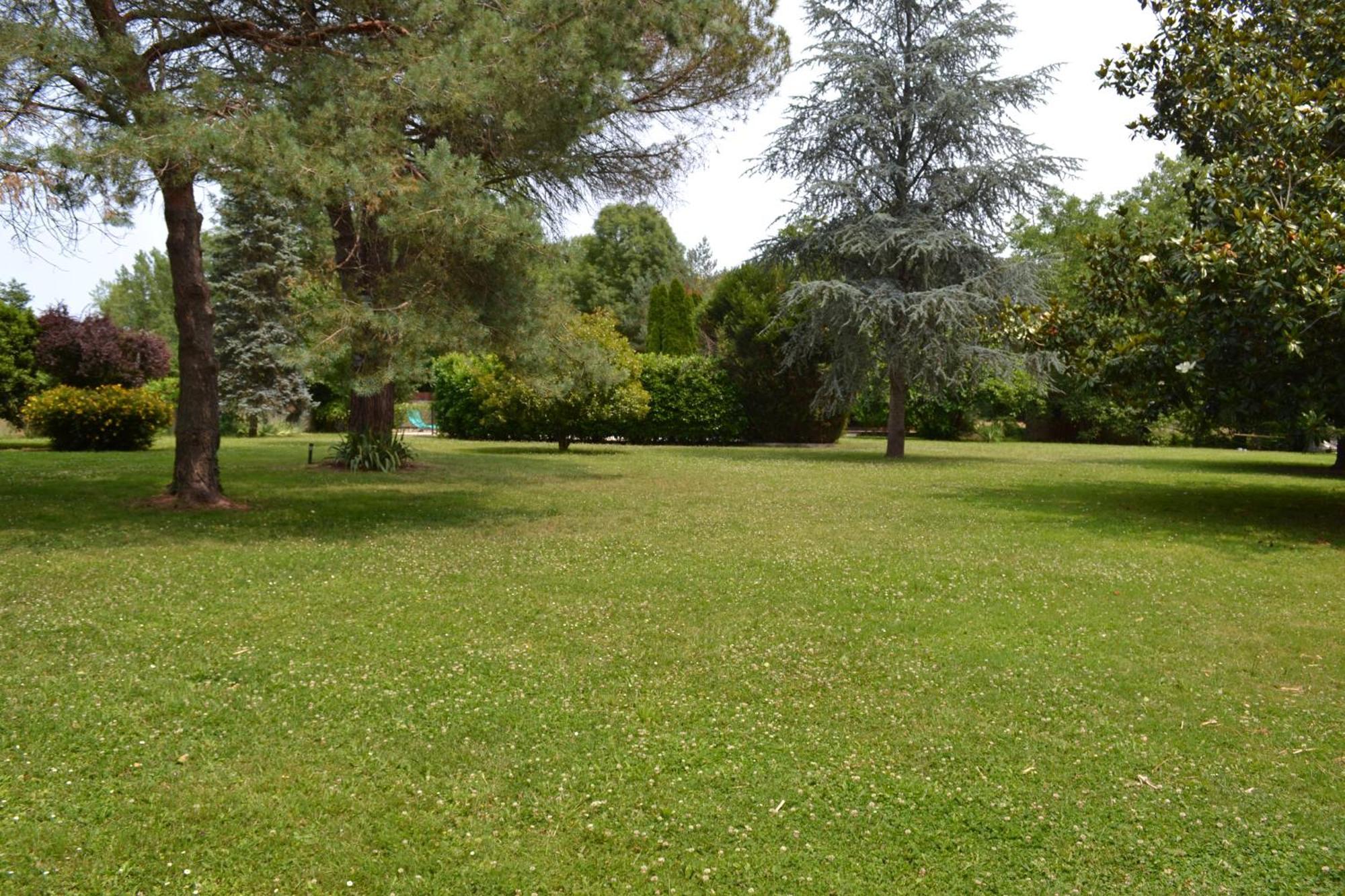Les Bruyeres B&B 2 Montbron Bagian luar foto