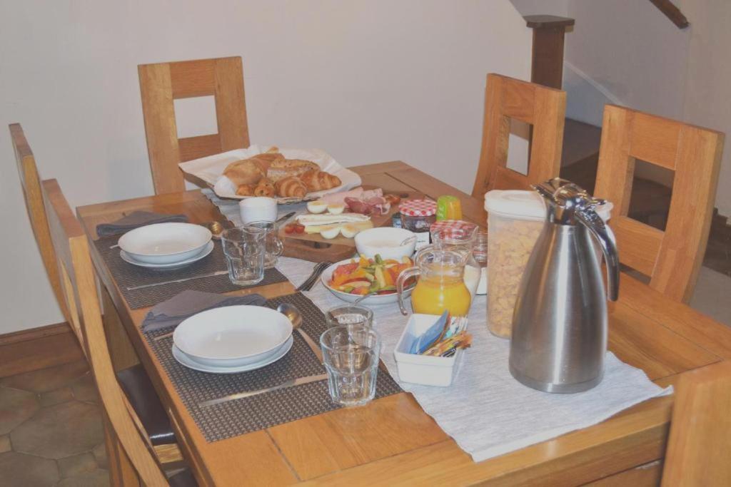 Les Bruyeres B&B 2 Montbron Bagian luar foto