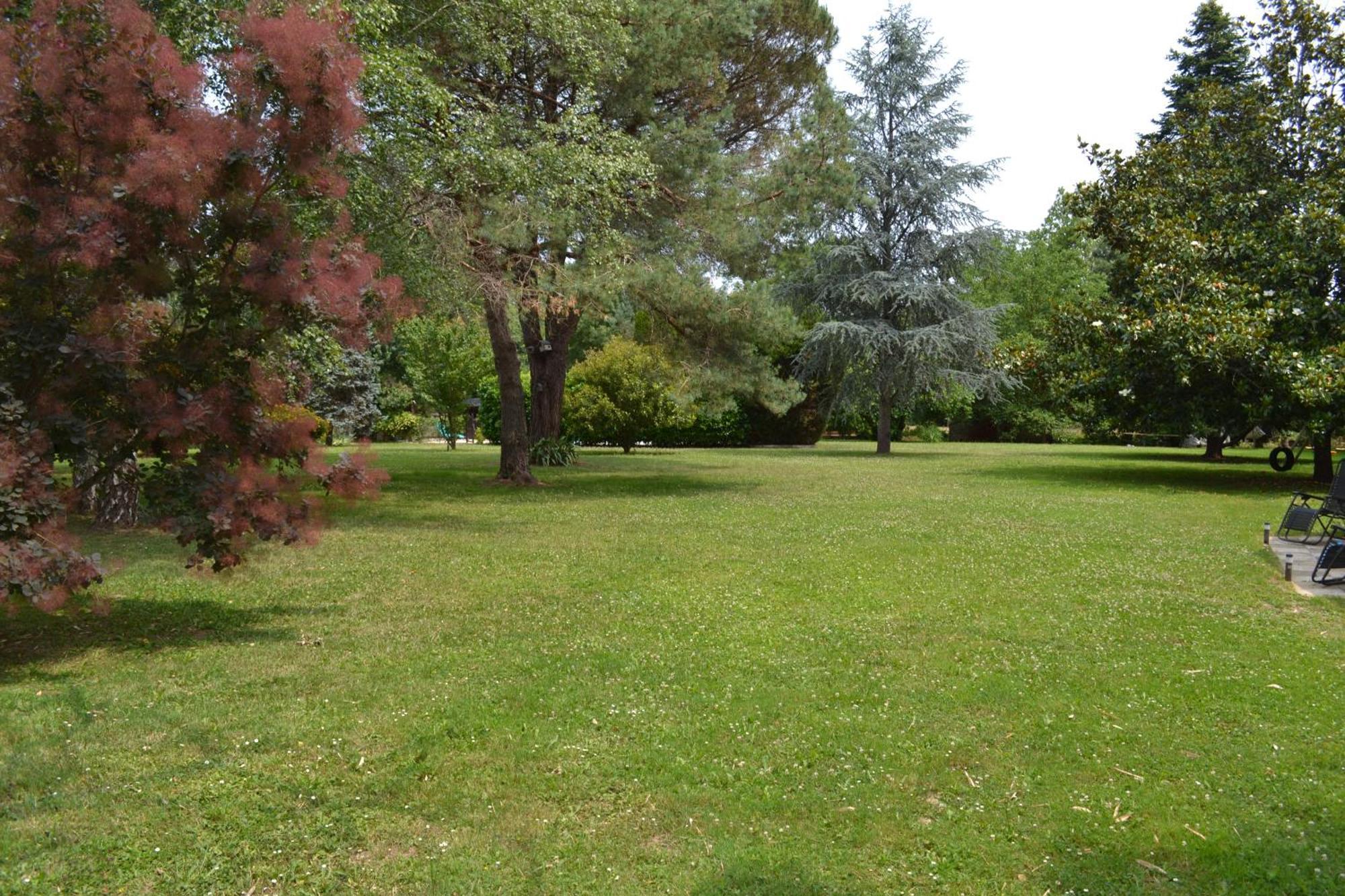 Les Bruyeres B&B 2 Montbron Bagian luar foto